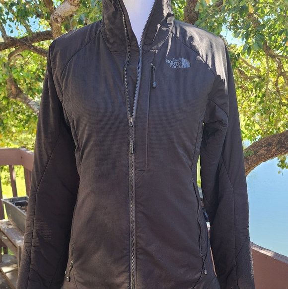 The North Face Ventrix Active Insulated Jacket - Black - Picture 2 of 10